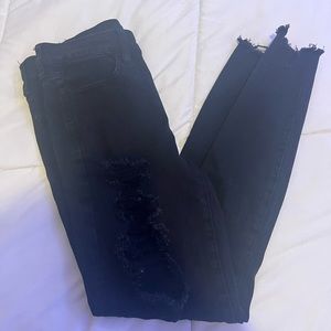 AMERICAN EAGLE DISTRESSED JEGGINGS ✨